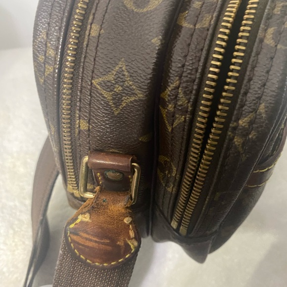 SOLD 7/26/25 Authentic Louis Vuitton Vintage Reporter Bag - Picture 12 of 13